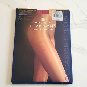 Givenchy Hosiery size C pomegranate color gloss Lycra sheer25 denier sandelfoot
